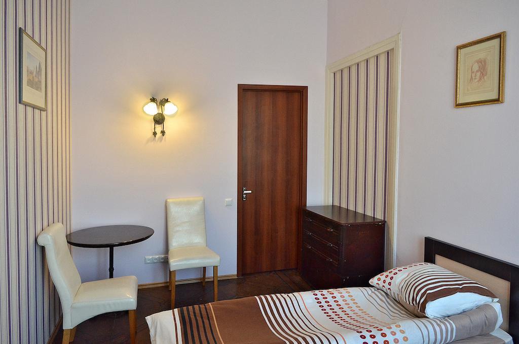 Griboedov Hostel & Suites 第比利斯 外观 照片