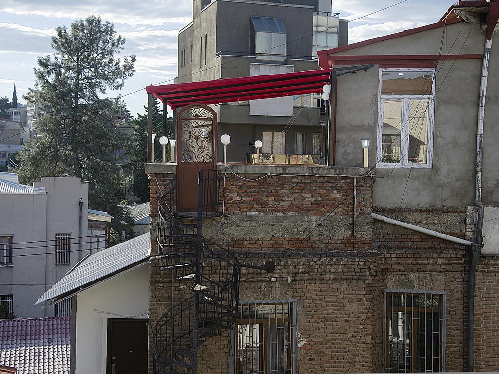 Griboedov Hostel & Suites 第比利斯 外观 照片