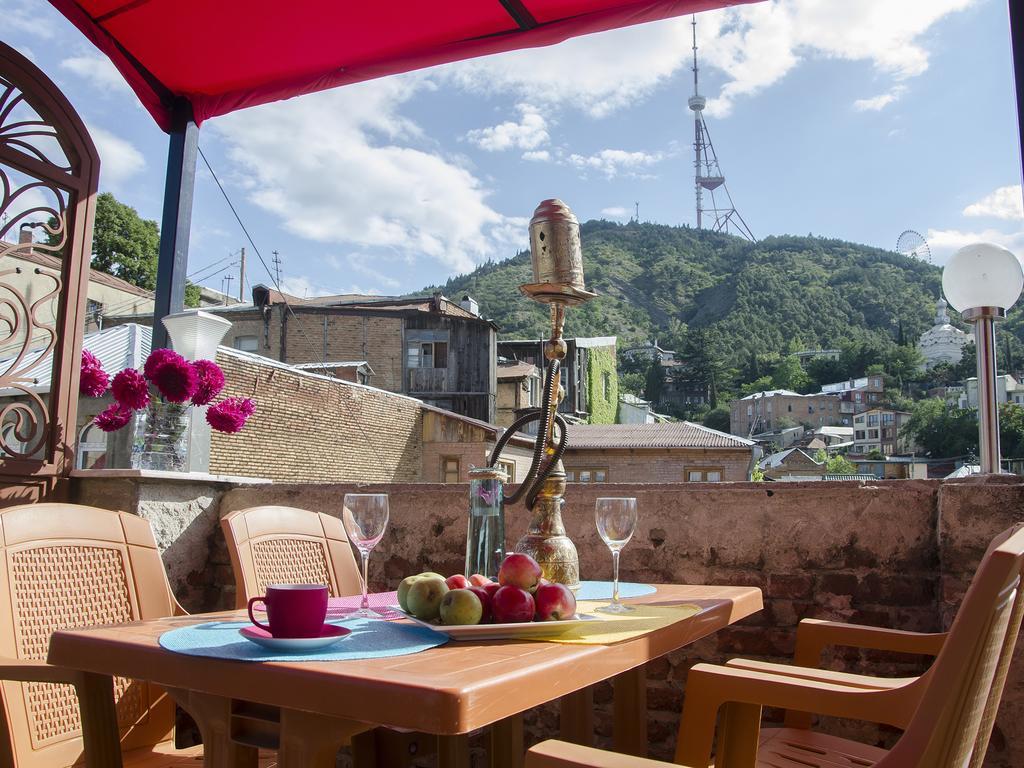 Griboedov Hostel & Suites 第比利斯 外观 照片
