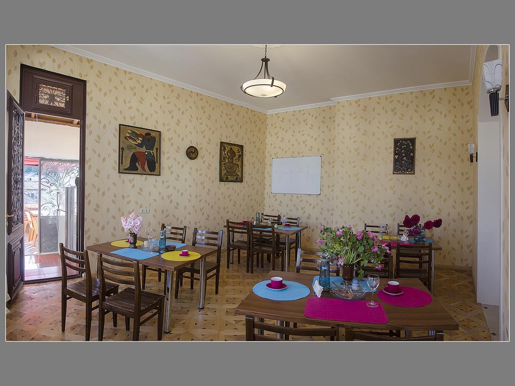 Griboedov Hostel & Suites 第比利斯 外观 照片