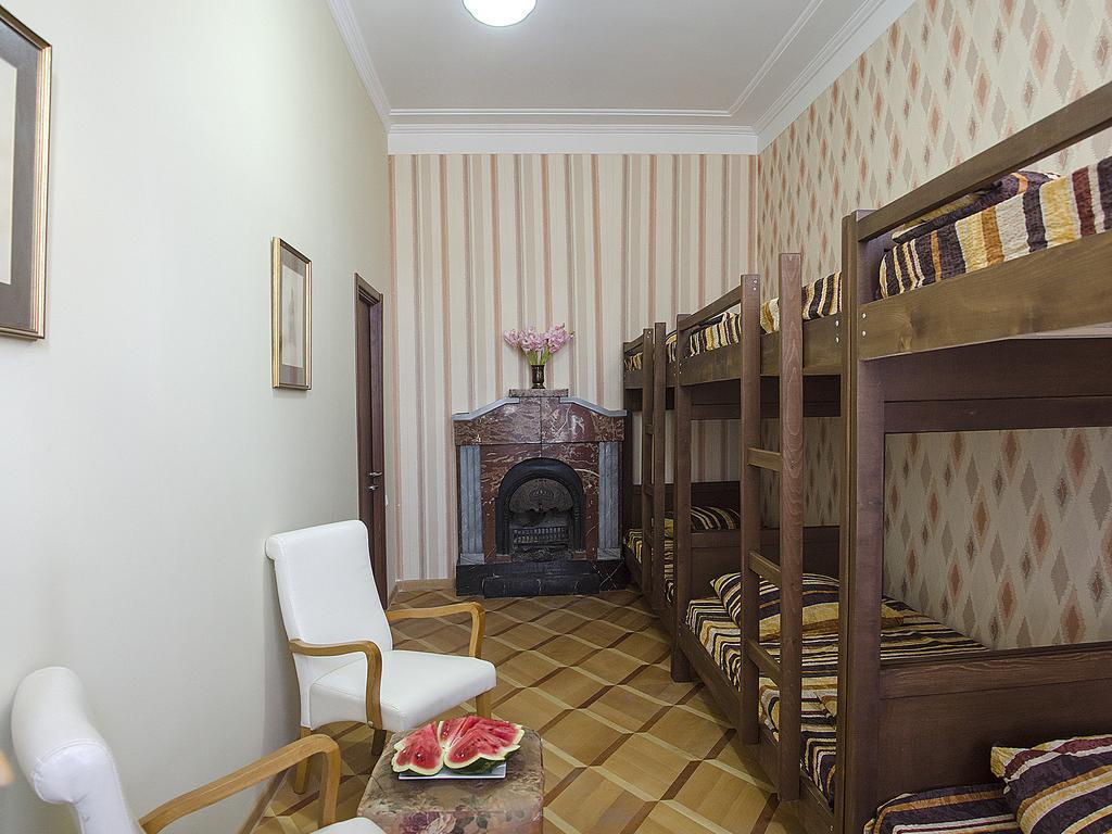 Griboedov Hostel & Suites 第比利斯 外观 照片