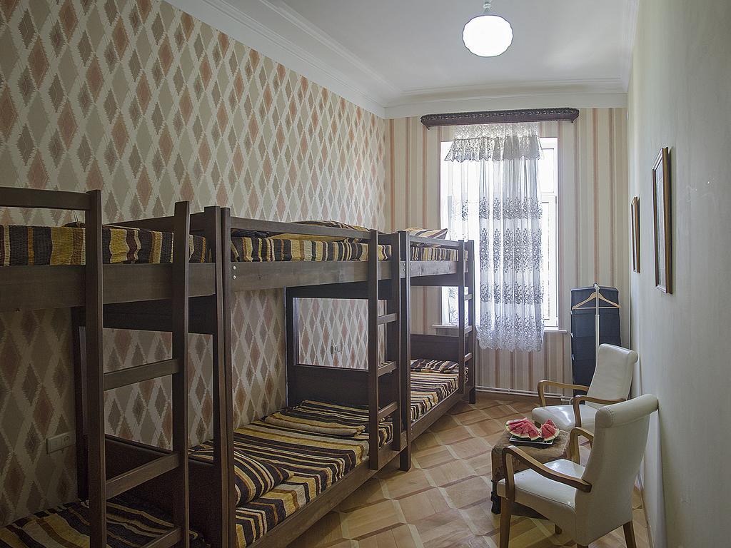 Griboedov Hostel & Suites 第比利斯 外观 照片