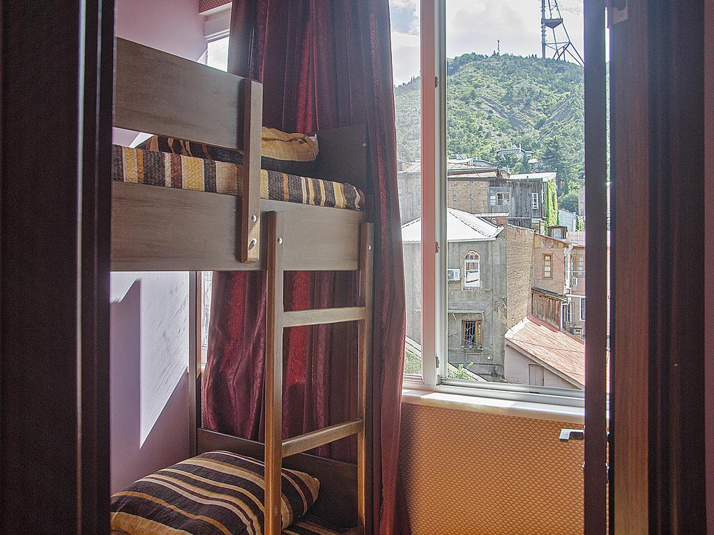 Griboedov Hostel & Suites 第比利斯 外观 照片