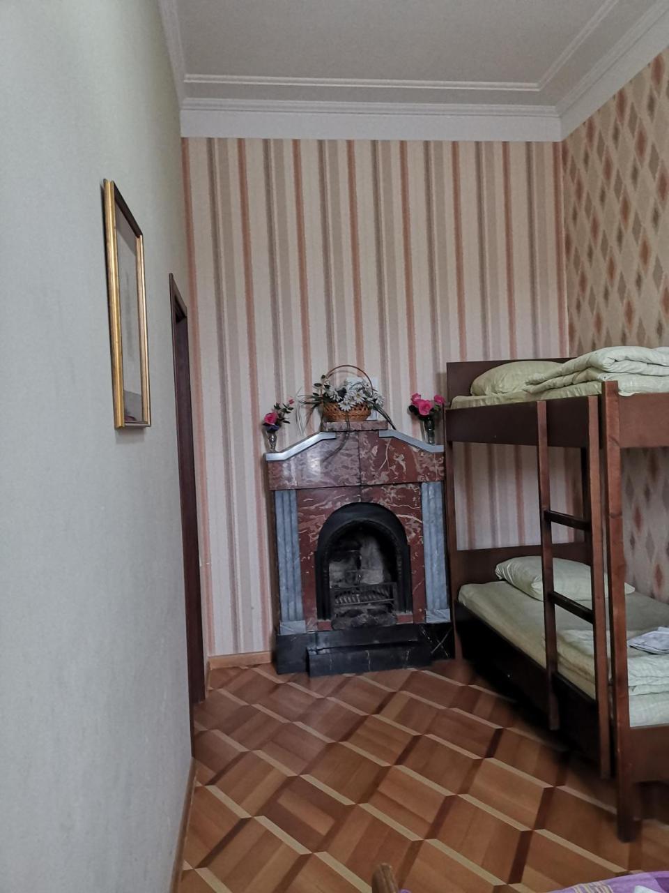 Griboedov Hostel & Suites 第比利斯 外观 照片