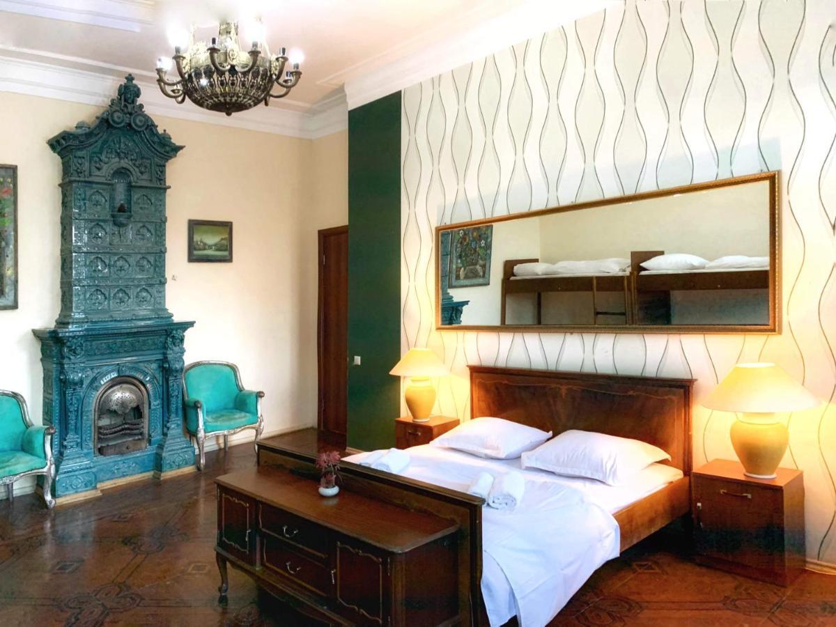 Griboedov Hostel & Suites 第比利斯 外观 照片