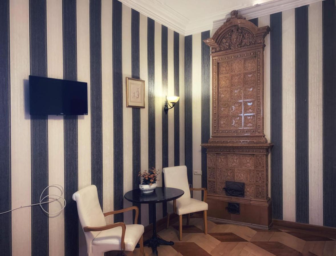 Griboedov Hostel & Suites 第比利斯 外观 照片